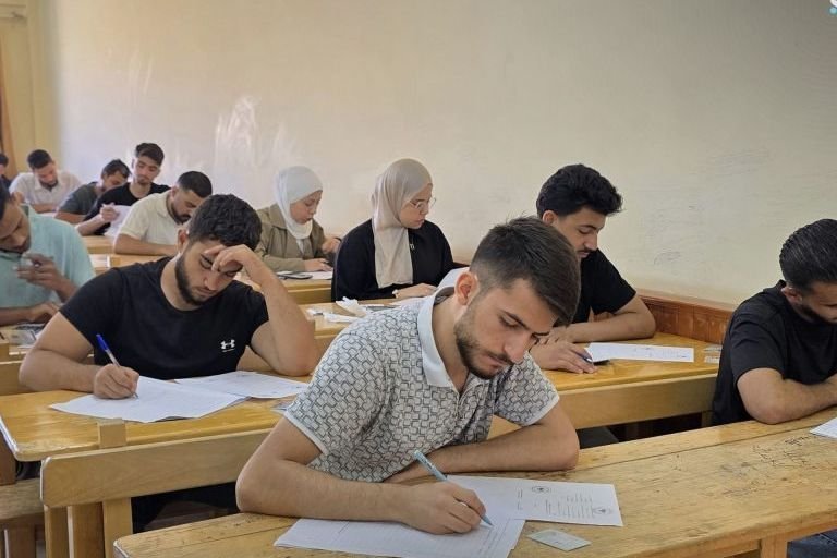 פורסמו תוצאות מבחן המיומנות בשפות לתואר שני באוניברסיטת אל-פוראת באל-חסכה