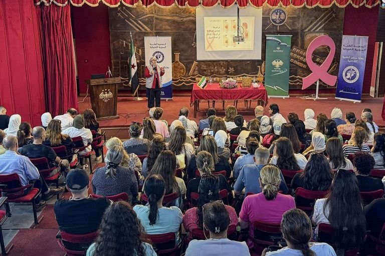 הרצאה מדעית בלטקיה בנושא גילוי מוקדם של סרטן השד