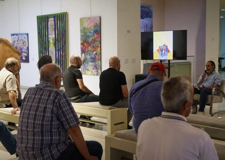 חורופיה: דיאלוג אמנותי בדמשק הבוחן זהות ועיצוב עכשווי