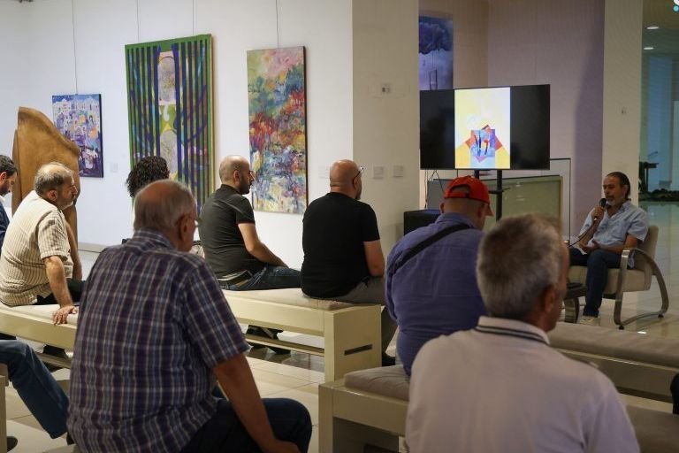 חורופיה: דיאלוג אמנותי בדמשק הבוחן זהות ועיצוב עכשווי